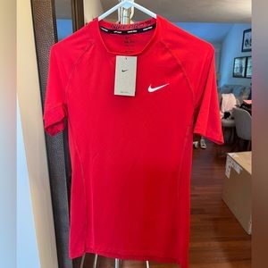 Nike Pro Dri-FIT Tight Short-Sleeve Fitness Top